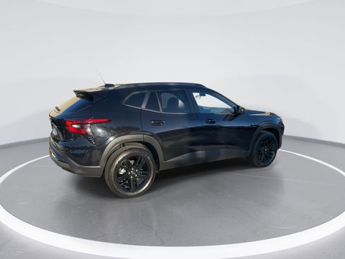 Certified 2025 Chevrolet Trax ACTIV w/ Sunroof Package image 9