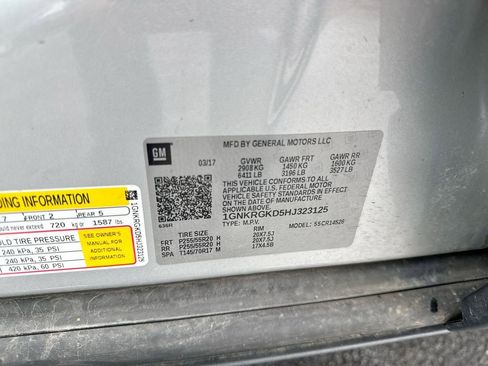 Used 2017 Chevrolet Traverse LT w/ Style and Technology Package image 28