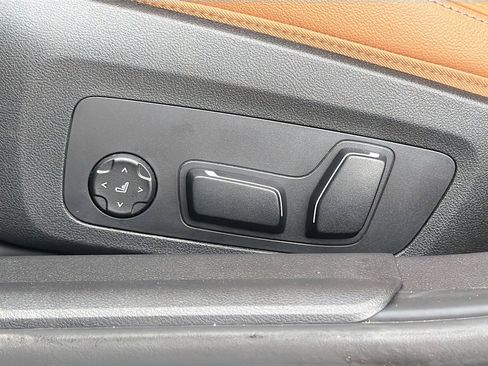 New 2025 BMW 330i xDrive 330i xDrive w/ Convenience Package image 23