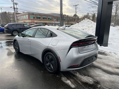 Used 2025 Toyota Prius LE image 6