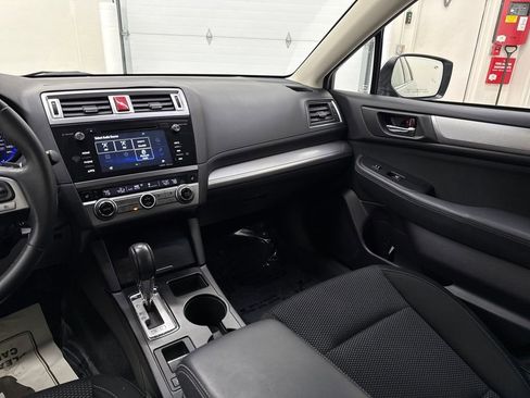 Used 2017 Subaru Outback 2.5i Premium image 15