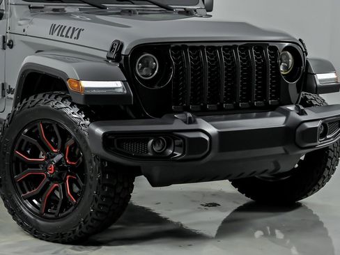 Used 2021 Jeep Gladiator Sport AWD/4WD image 3