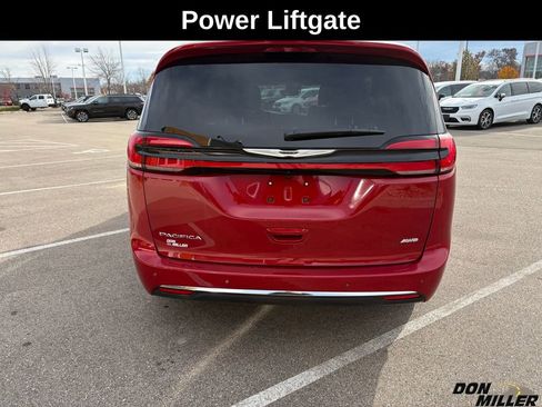 New 2026 Chrysler Pacifica Select image 6