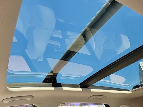 Used 2022 Kia Sorento SX image 40