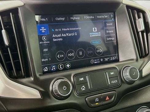 Used 2024 GMC Terrain SLT image 19