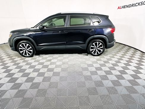 Used 2024 Volkswagen Taos SE image 6