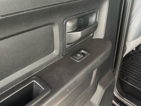 Used 2018 RAM 2500 Tradesman w/ Chrome Appearance Group image 30