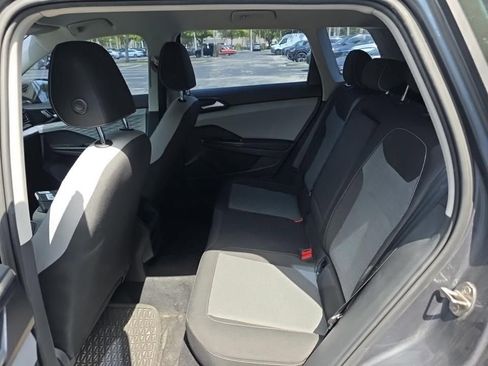 Used 2022 Volkswagen Taos S w/ IQ Drive S Package image 10