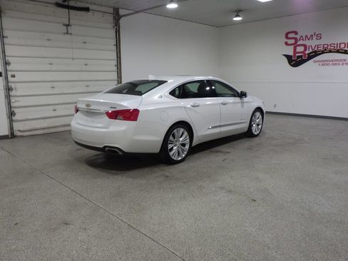 Used 2017 Chevrolet Impala Premier w/ Enhanced Convenience Package FWD image 5