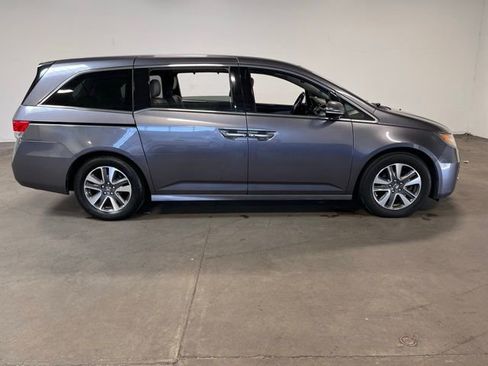 Used 2015 Honda Odyssey Touring image 2