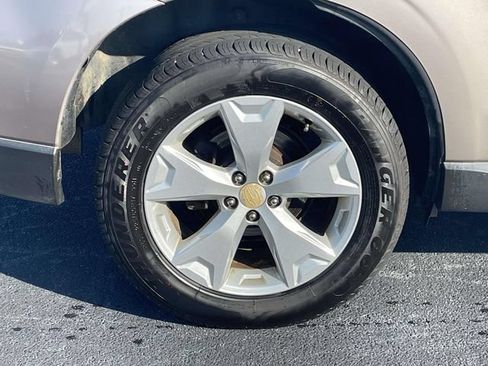 Used 2015 Subaru Forester 2.5i Limited AWD/4WD image 9
