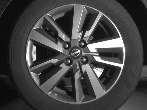 Used 2025 Nissan Versa SV FWD image 17