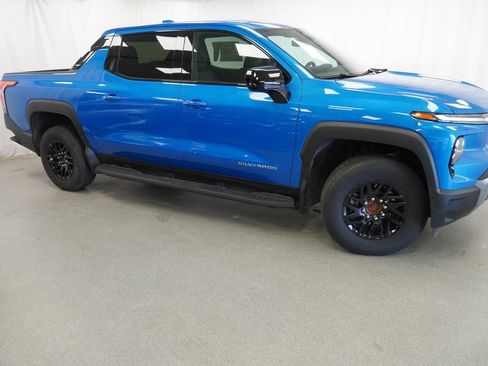 New 2026 Chevrolet Silverado EV LT AWD/4WD image 5