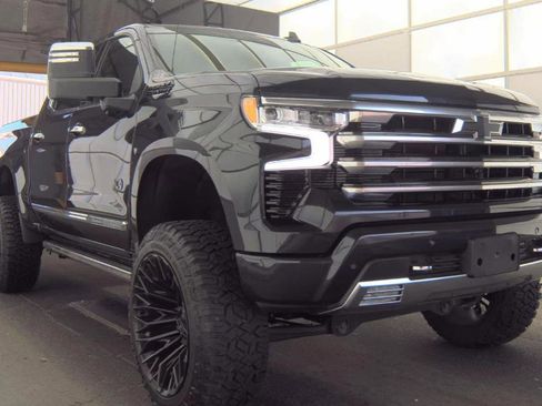 Used 2024 Chevrolet Silverado 1500 High Country w/ High Country Premium Package image 2