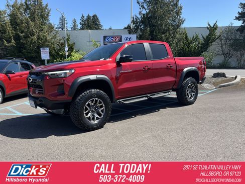 Used 2025 Chevrolet Colorado ZR2 w/ Technology Package AWD/4WD image 1