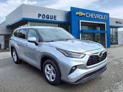 Used 2024 Toyota Highlander LE