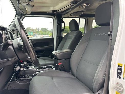 Used 2020 Jeep Wrangler Unlimited Sahara AWD/4WD image 8