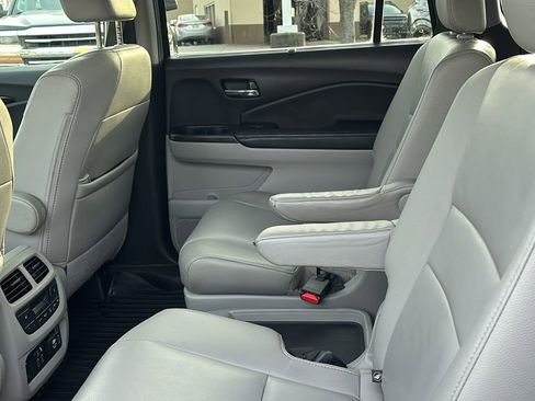 Used 2019 Honda Pilot Touring image 30