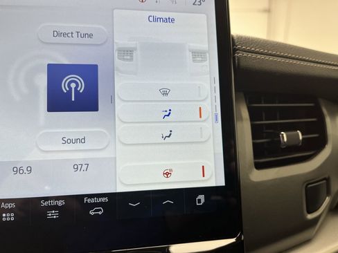 Used 2023 Ford Expedition XLT image 23