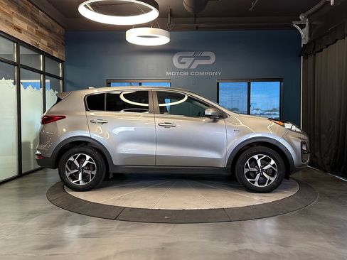 Used 2020 Kia Sportage LX AWD/4WD image 2