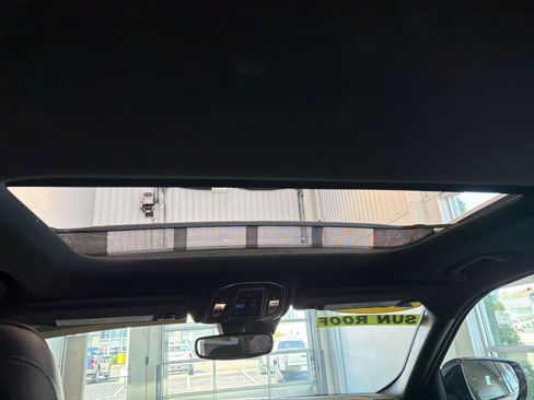 Used 2024 Jeep Grand Cherokee Altitude image 30