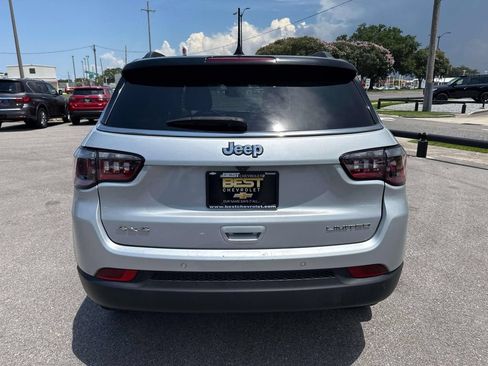 Used 2025 Jeep Compass Limited AWD/4WD image 6