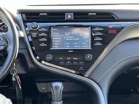 Used 2020 Toyota Camry SE image 15