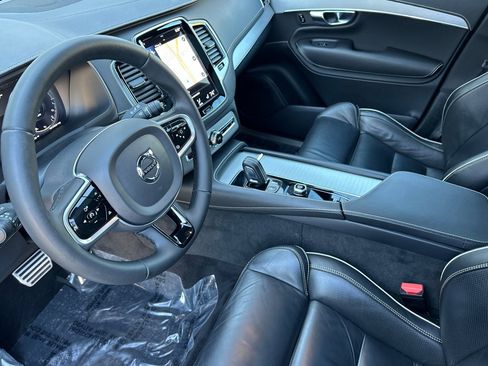 Used 2022 Volvo XC90 T8 R-Design image 13