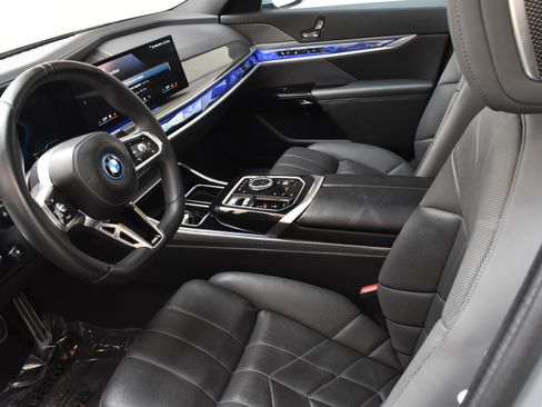 Used 2023 BMW i7 xDrive60 AWD/4WD image 21