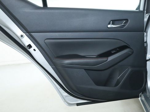 Used 2024 Nissan Altima 2.5 SR w/ SR Premium Package image 13