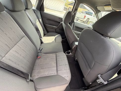 Used 2010 Ford Focus SE image 20