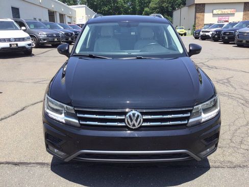 Used 2018 Volkswagen Tiguan SEL AWD/4WD image 3