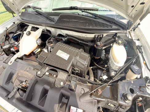 Used 2018 GMC Savana 3500 w/ Power Convenience Package RWD image 27