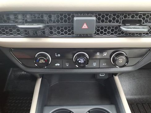 Used 2024 Honda HR-V LX image 25