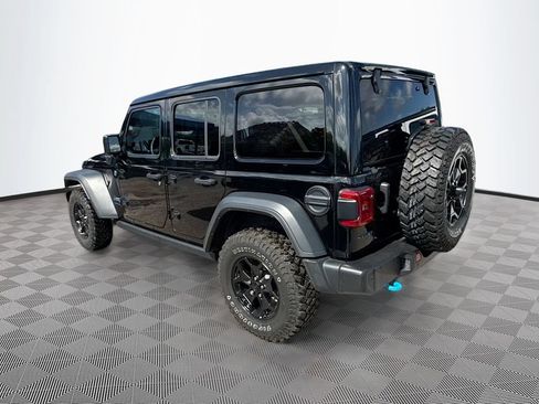 Used 2023 Jeep Wrangler Unlimited w/ Sun & Screen Package AWD/4WD image 7