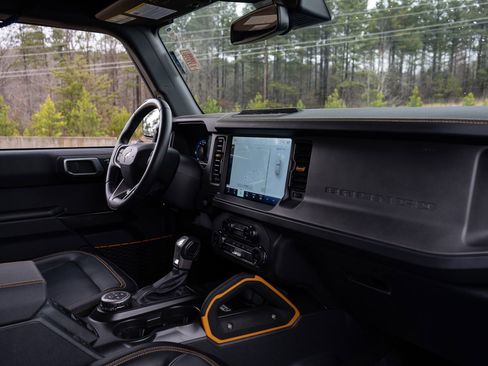 Used 2024 Ford Bronco Badlands image 36