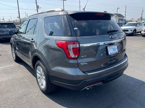 Used 2018 Ford Explorer XLT w/ Equipment Group 201A image 5