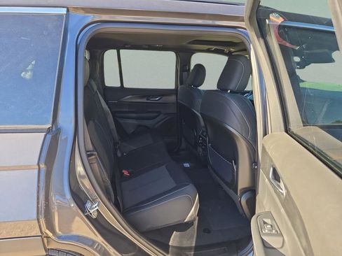 New 2025 Jeep Grand Cherokee Laredo X w/ Luxury Tech Group I AWD/4WD image 27