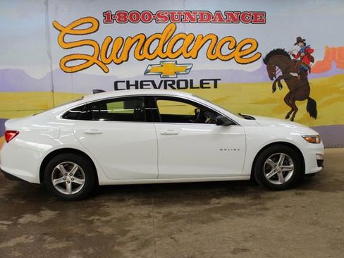 Used 2019 Chevrolet Malibu LS FWD image 1