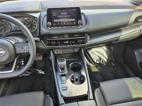 Certified 2023 Nissan Rogue SV w/ SV Premium B Package FWD image 15