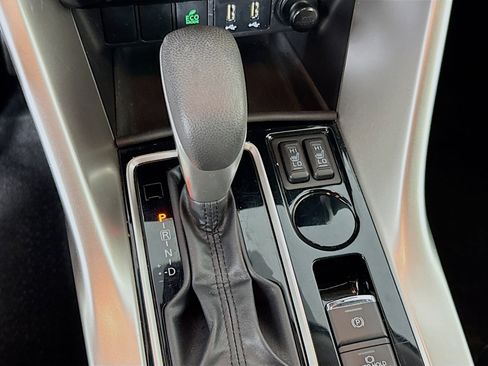 Used 2022 Mitsubishi Eclipse Cross SE image 19