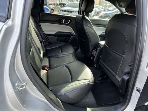 Used 2024 Jeep Compass Limited image 20