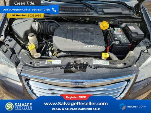 Used 2016 Chrysler Town & Country Touring image 16