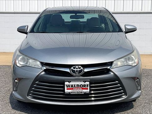 Used 2017 Toyota Camry XLE w/ Moonroof Package FWD image 3