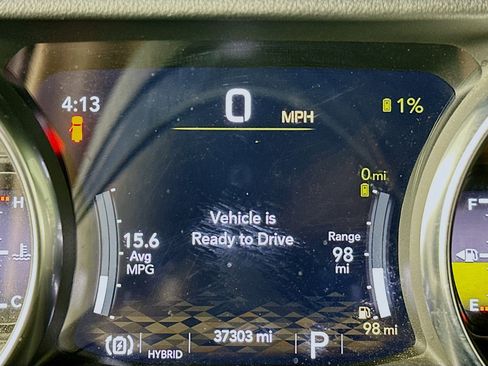 Used 2023 Jeep Wrangler Unlimited Sahara w/ Cold Weather Group AWD/4WD image 18