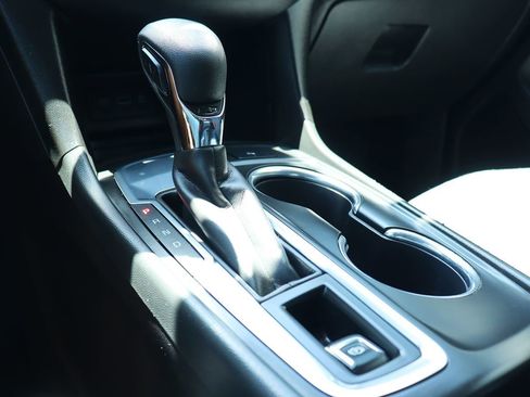 Used 2022 Chevrolet Equinox LT image 51