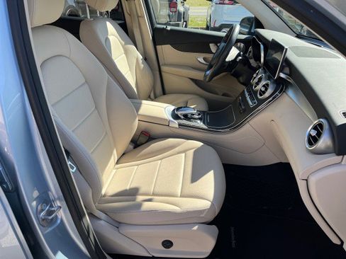 Used 2017 Mercedes-Benz GLC 300 4MATIC image 18