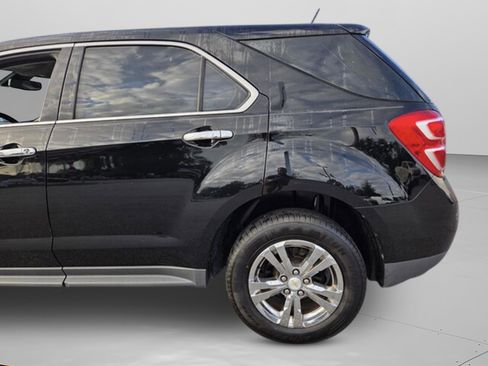 Used 2017 Chevrolet Equinox LS image 29