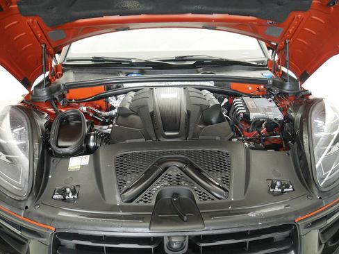 Certified 2023 Porsche Macan S AWD/4WD image 12