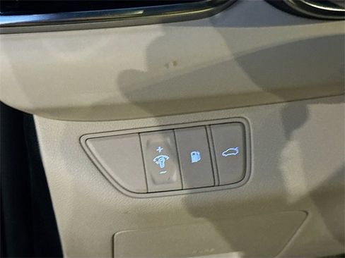 Used 2026 Genesis G70 2.5T image 10